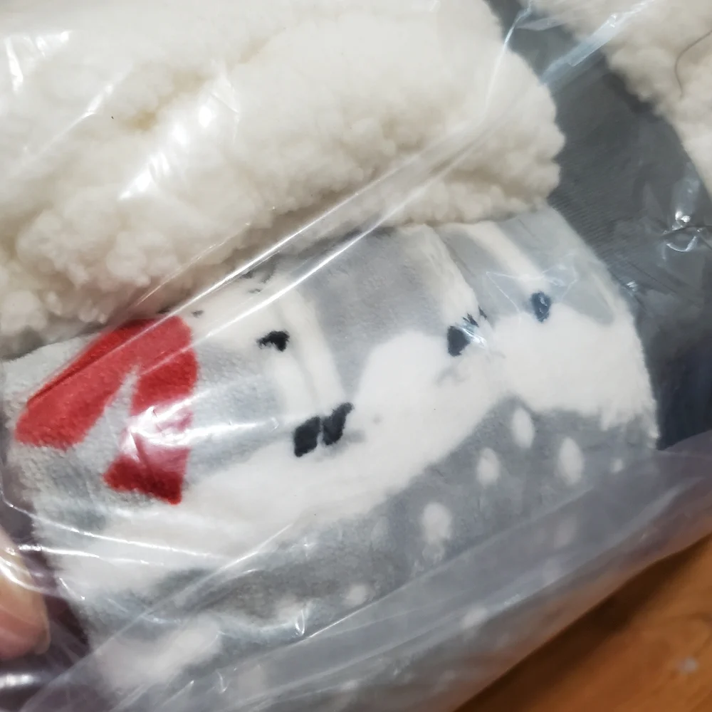 Snow Winter Deer Ultra Soft & Plush Sherpa Eddie Bauer Red Scarf Throw 🦌 NEW!